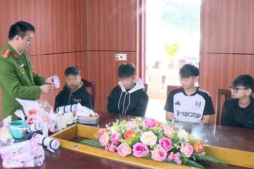 Kịp thời ngăn chặn tình trạng thanh, thiếu niên, học sinh tự chế pháo nổ dịp Tết