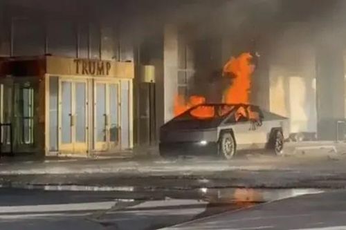 Xe phát nổ bên ngoài khách sạn Trump, một người thiệt mạng