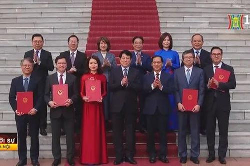 Chủ tịch nước Lương Cường trao Quyết định phong hàm Đại sứ
