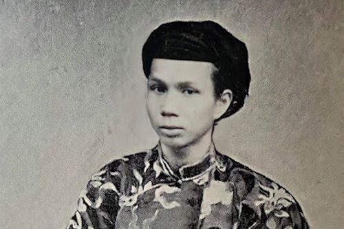Vị vua nào trong sử Việt lấy hơn 100 vợ, lên ngôi nhờ may mắn?
