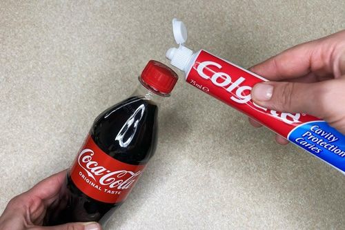 Trộn kem đánh răng với nước ngọt có tác dụng gì?