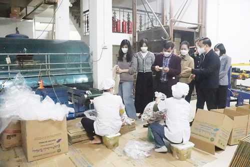 Bánh cốm Nguyên Ninh bị yêu cầu tạm ngừng hoạt động do vi phạm an toàn thực phẩm