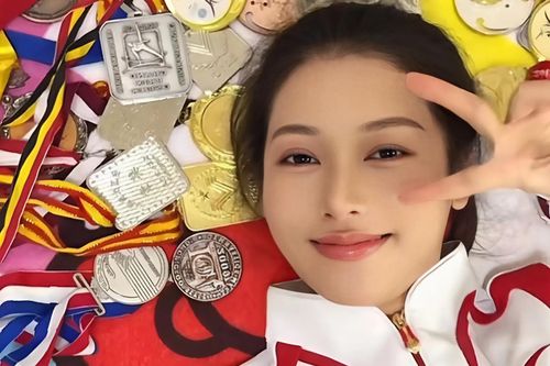 Hot girl thể dục dụng cụ Trung Quốc lại bị khóa tài khoản vì nhảy sexy