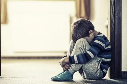 Sang chấn thời thơ ấu ảnh hưởng tới tuổi teen thế nào?