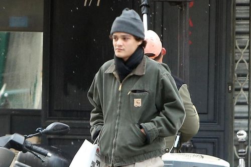 Khó nhận ra con trai Johnny Depp