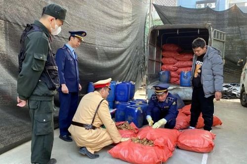 Lạng Sơn: thu giữ 500kg chân giò lợn không rõ nguồn gốc