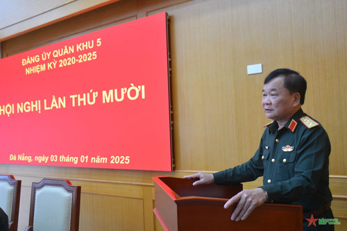 Thượng tướng Hoàng Xuân Chiến dự, chỉ đạo Hội nghị Đảng ủy Quân khu 5