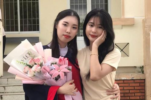 Nữ sinh thủ khoa khối C00 tỉnh Cà Mau nhịn ăn sáng để dành tiền cho các em học
