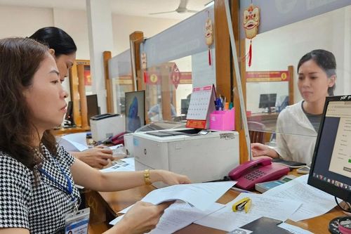 Ngày đầu 41 phường mới của TPHCM hoạt động: Giải quyết thủ tục hành chính thông suốt