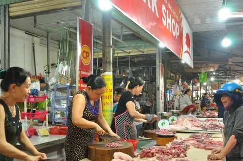 Mạnh tay xử phạt thực phẩm bẩn, người tiêu dùng yên tâm đón Tết 2025