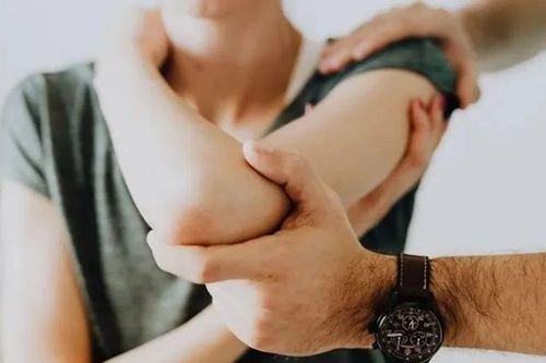Âm thanh ở khớp báo hiệu điều gì?