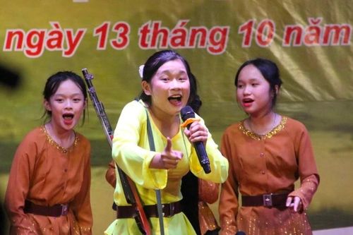 Trao truyền di sản trong trường học