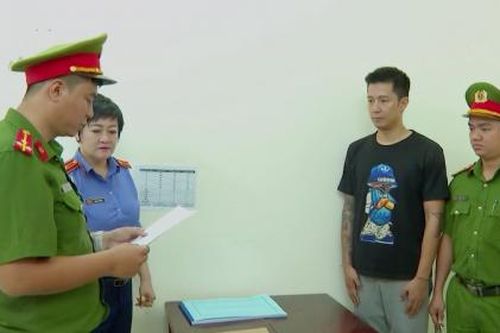 Cựu tuyển thủ Lê Sỹ Mạnh bị bắt