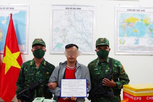 Biên phòng An Giang bắt giữ đối tượng vận chuyển hơn 22kg ma túy qua biên giới