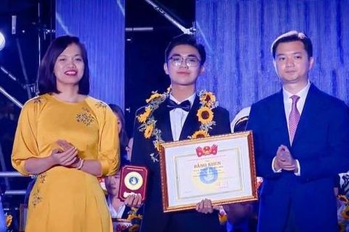 Công bố 112 sinh viên nhận Giải thưởng Sao Tháng Giêng năm học 2023 - 2024