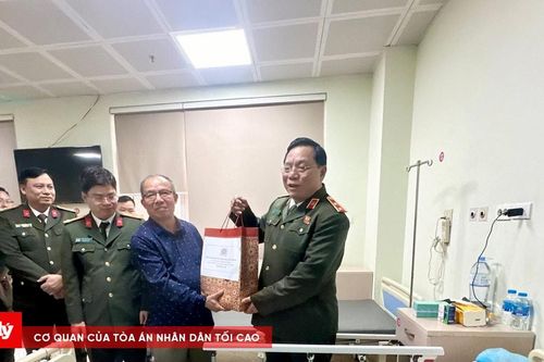 Lạng lách, tông vào Công an khi bị dừng xe kiểm tra