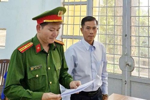 Khởi tố nguyên Giám đốc Văn phòng Đăng ký đất đai ở An Giang
