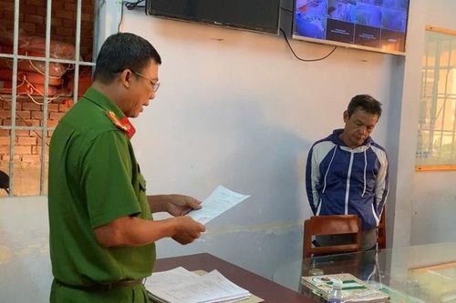 Bắt giữ đối tượng vô cớ xông vào hàng chục nhà người dân 'đập phá tài sản'