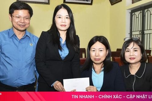 Tặng quà 'Tết sum vầy' cho đoàn viên công đoàn gặp khó khăn