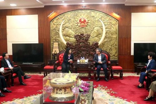 Đoàn công tác TTXVN làm việc tại tỉnh Hưng Yên