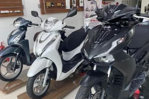Giá xe Honda Air Blade 2025 tháng 1/2025 rẻ như 'rau': Khách Việt ồ ạt tậu trước Tết Nguyên đán