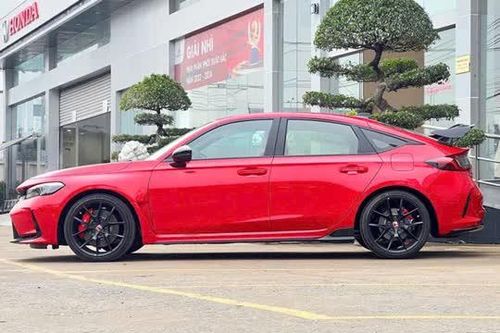 Honda Civic Type R tăng giá 600 triệu đồng tại Việt Nam