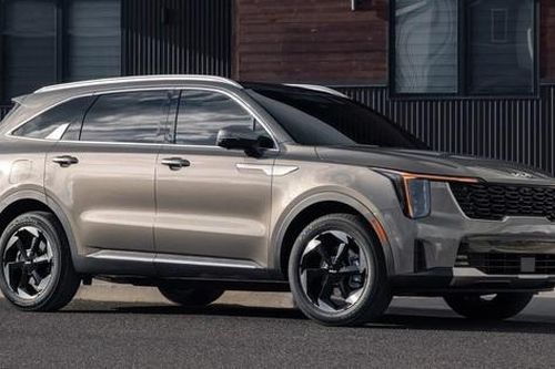 Triệu hồi Kia Sorento hybrid tại Mỹ do bị lỗi ống nhiên liệu