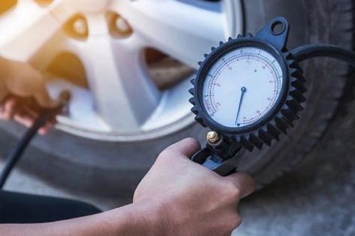 Hệ quả của việc bơm lốp ô tô quá căng
