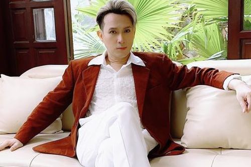 Nam ca sĩ Việt tiết lộ bị cạch show, không được mời hát vì một lý do