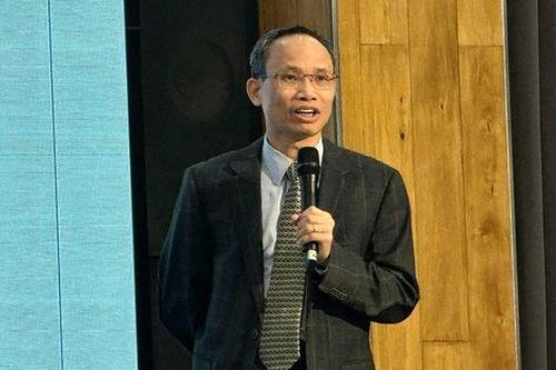 Để kinh tế Việt Nam 'vượt cơn gió ngược' trong năm 2025
