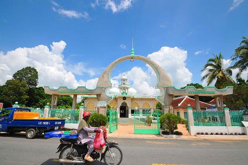 Bình dị làng Chăm Châu Phong
