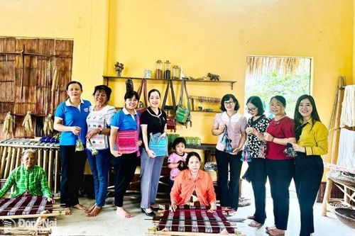 Khuyến khích phụ nữ tham gia phát triển kinh tế tập thể