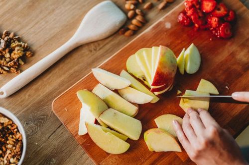 Dùng thớt gỗ có tốt không, vệ sinh và bảo quản như thế nào?