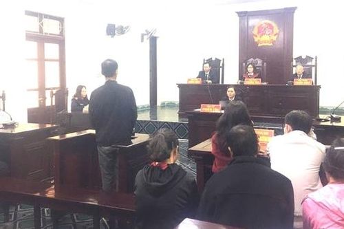 Kẻ côn đồ hành hung bác sỹ lĩnh án
