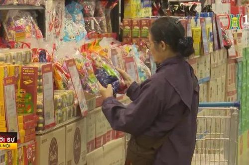 Bánh kẹo Tết đua nhau giảm giá