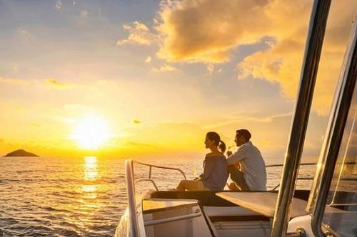 Điểm đến trăng mật Việt Nam và Cam Ranh nổi bật trên báo nước ngoài