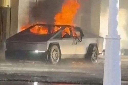 Danh tính nghi phạm vụ nổ xe Tesla Cybertruck trước khách sạn của ông Trump