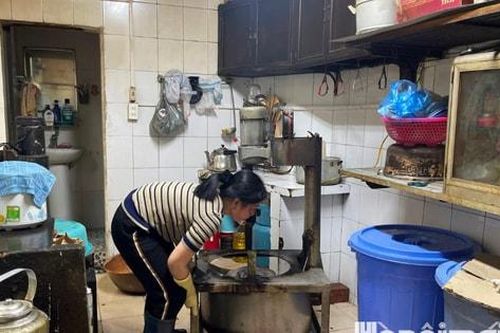 Cán bộ thanh tra 'sốc' và bất ngờ khi kiểm tra cơ sở bánh cốm Nguyên Ninh