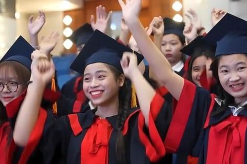 Hành trình 9 năm Nâng Bước Thủ Khoa: Chắp cánh ước mơ tri thức