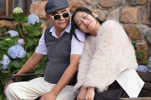 Bạn gái kém tuổi của NSND Việt Anh