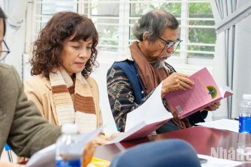 Hội Văn nghệ dân gian Đà Nẵng ra mắt ấn phẩm 'Văn hóa dân gian Xuân Ất Tỵ 2025'