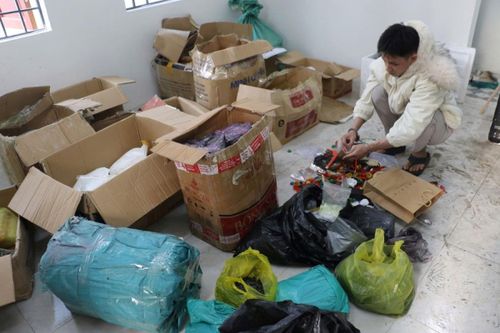 Bắt 'chủ vựa' hóa chất 'lậu'