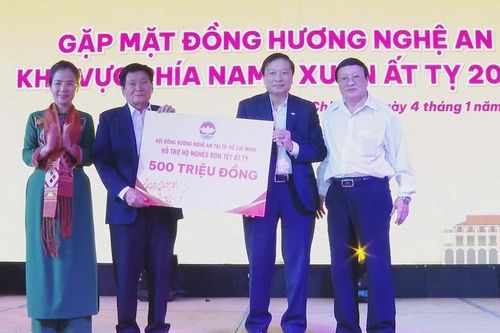 Hơn 3,5 tỷ đồng ủng hộ người nghèo ở Nghệ An