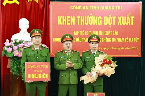 Phát hiện 10 bánh heroin, 15kg ma túy tổng hợp trên xe khách