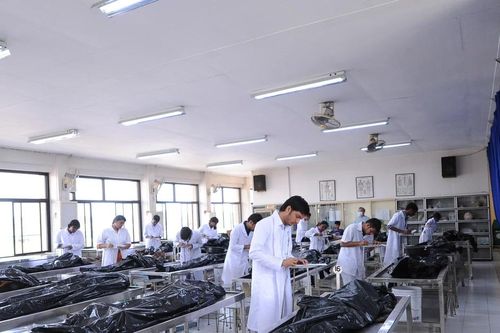 Philippines nới lỏng Đạo luật Y khoa