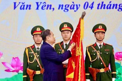 Chủ tịch Quốc hội dự Lễ công bố huyện Văn Yên đạt chuẩn nông thôn mới