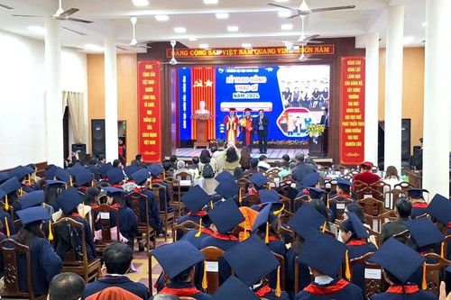 Trường ĐH Khoa học, Đại học Huế trao 115 bằng tiến sĩ và thạc sĩ