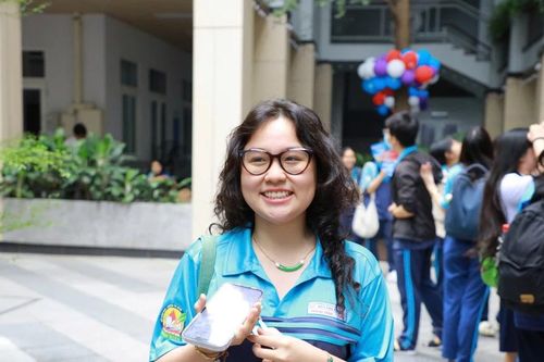 Học sinh trải nghiệm một ngày làm sinh viên trường Luật