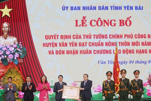 'Thủ phủ' quế của Yên Bái đạt chuẩn nông thôn mới và đón nhận Huân chương Lao động hạng Nhì