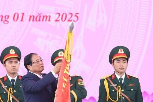 Lực lượng vũ trang TPHCM nhận danh hiệu anh hùng